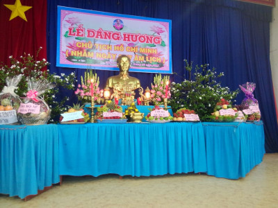 LỄ DÂNG HƯƠNG BÁC